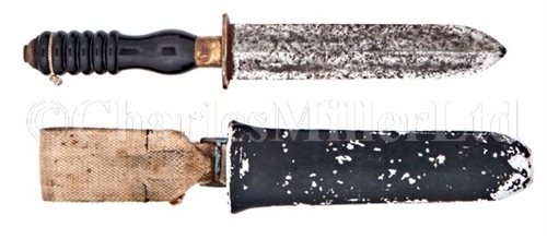 Lot 113 - A MID 20TH-CENTURY DIVER'S KNIFE<br/>unsigned,...