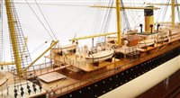 Lot 265 - A FINE BUILDER'S-STYLE MODEL OF THE S.S....