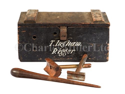 Lot 153 - A LATE 19TH/EARLY 20TH-CENTURY BOX OF RIGGER'S...