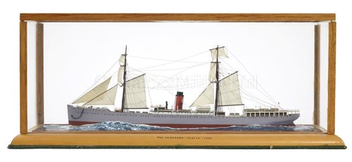 Lot 124 - A 25 FOOT:1 IN. WATERLINE MODEL OF THE UNION.
