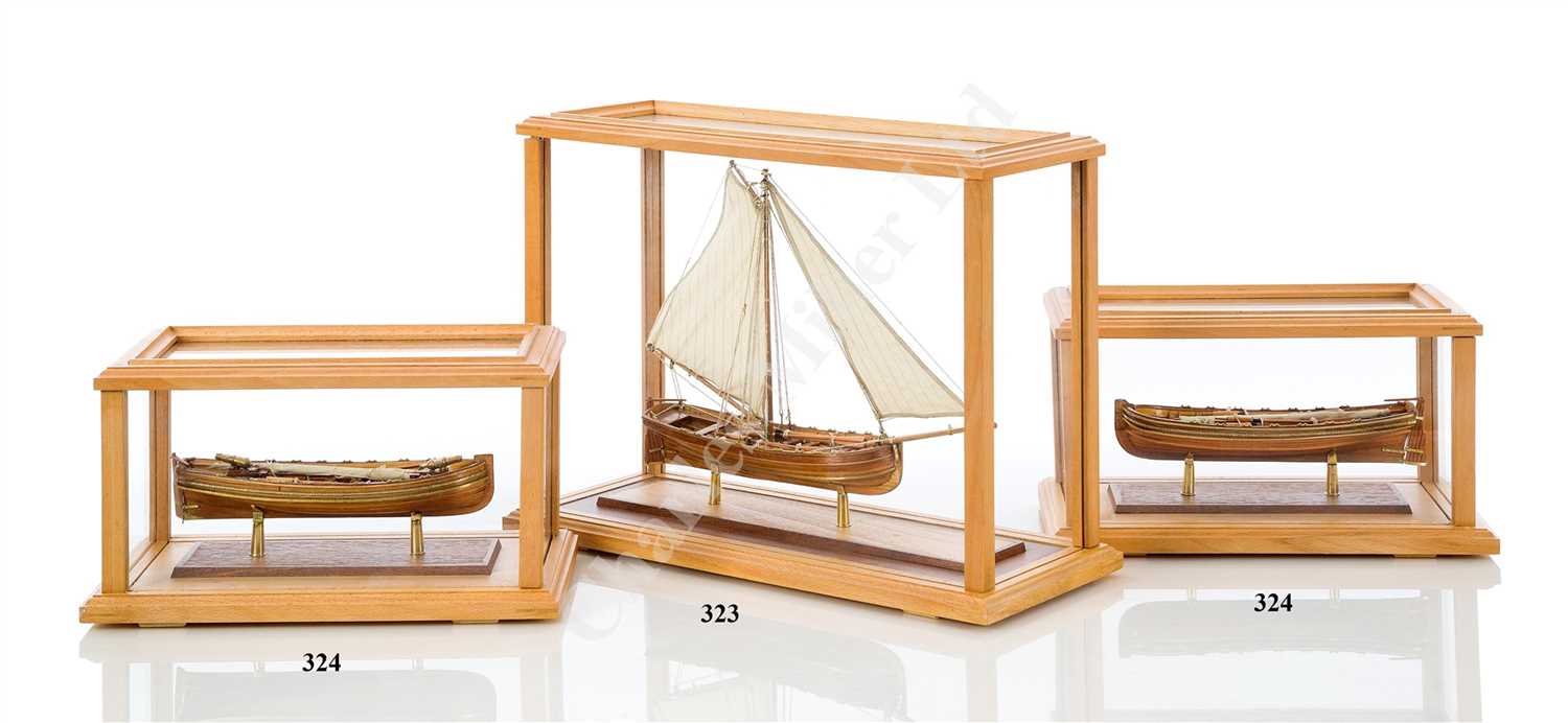 Lot 323 - A 1:50 SCALE STATIC DISPLAY MODEL FOR A NAVAL SAILING AND PULLING DINGY OF CIRCA 1750