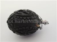 Lot 71 - AN EARLY 19TH CENTURY MINIATURE SAILORWORK CARVED NUT