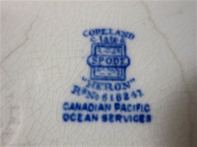 Lot 23 - CANADIAN PACIFIC OCEAN SERVICES: ‘HERON’ PATTERN SQUARE PLATE BY COPELAND, ENGLAND, CIRCA 1913