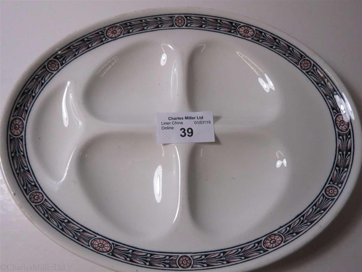 Lot 39 - CUNARD: AN OVAL ‘ETRURIA’ PATTERN OYSTER PLATE BY WEDGWOOD, CIRCA 1910