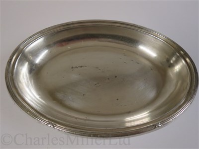 Lot 40 - CUNARD: A PLATED VEGETABLE TUREEN AND COVER