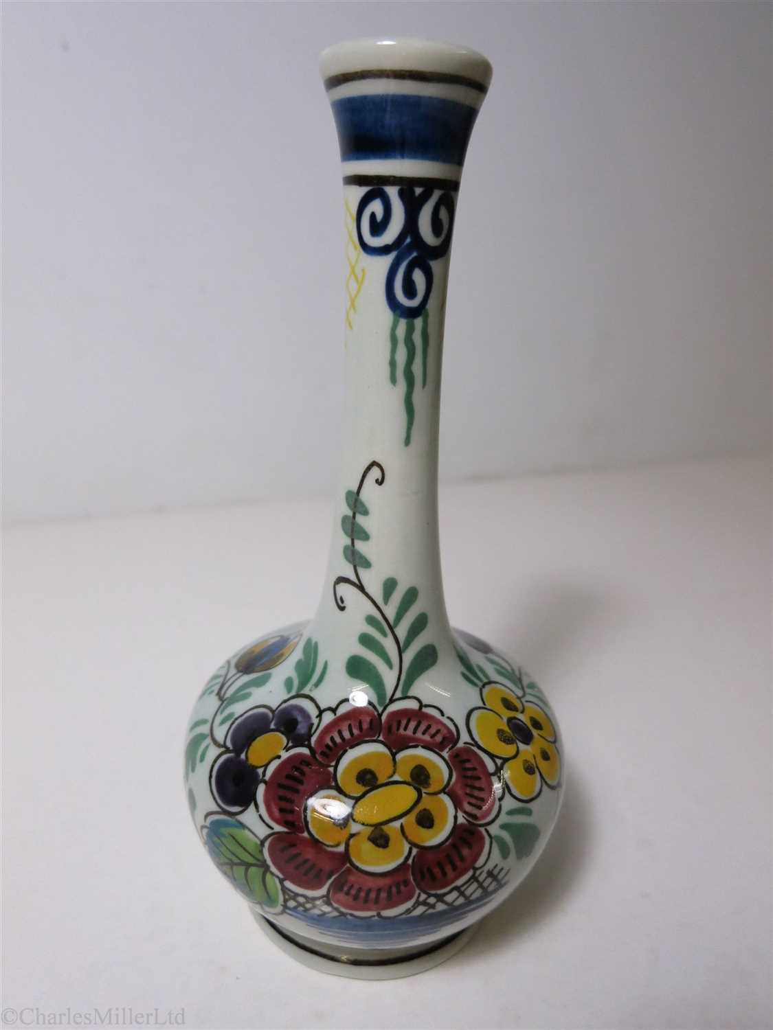 Lot 59 - HOLLAND AFRICA LINE [VNS]: A SMALL CHINA BUD VASE BY DELFT, CIRCA 1935