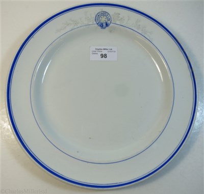 Lot 98 - UNION CASTLE LINE:  A DINNER PLATE BY DUNN BENNET & CO, ENGLAND, CIRCA 1910