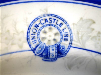 Lot 98 - UNION CASTLE LINE:  A DINNER PLATE BY DUNN BENNET & CO, ENGLAND, CIRCA 1910