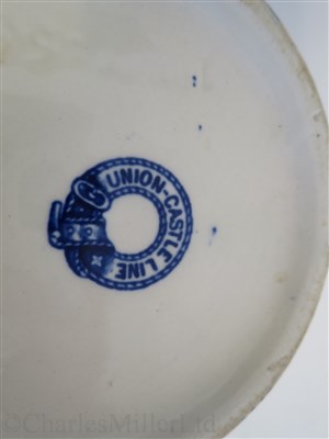 Lot 101 - UNION CASTLE LINE: A BLUE FLORAL PATTERN JUG, CIRCA 1910