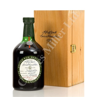 Lot 124 - A BOTTLE OF ALFRED LAMB'S SPECIAL RESERVE RUM, 1939