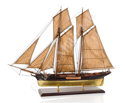 Lot 325 - AN EXHIBITION STANDARD 1:32 SCALE STATIC DISPLAY MODEL OF THE RUSSIAN IMPERIAL YACHT QUEEN VICTORIA, ORIGINALLY BUILT BY J. SAMUEL WHITE AT EAST COWES, 1846