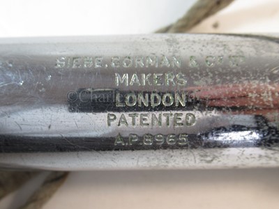 Lot 178 - AN ADMIRALTY PATTERN DIVER'S TORCH BY SIEBE GORMAN & CO. LTD, LONDON