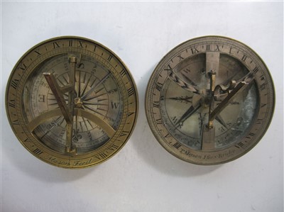 Lot 216 - A 18TH CENTURY POCKET COMPASS SUNDIAL BY T. MASON, ESSEX BRIDGE