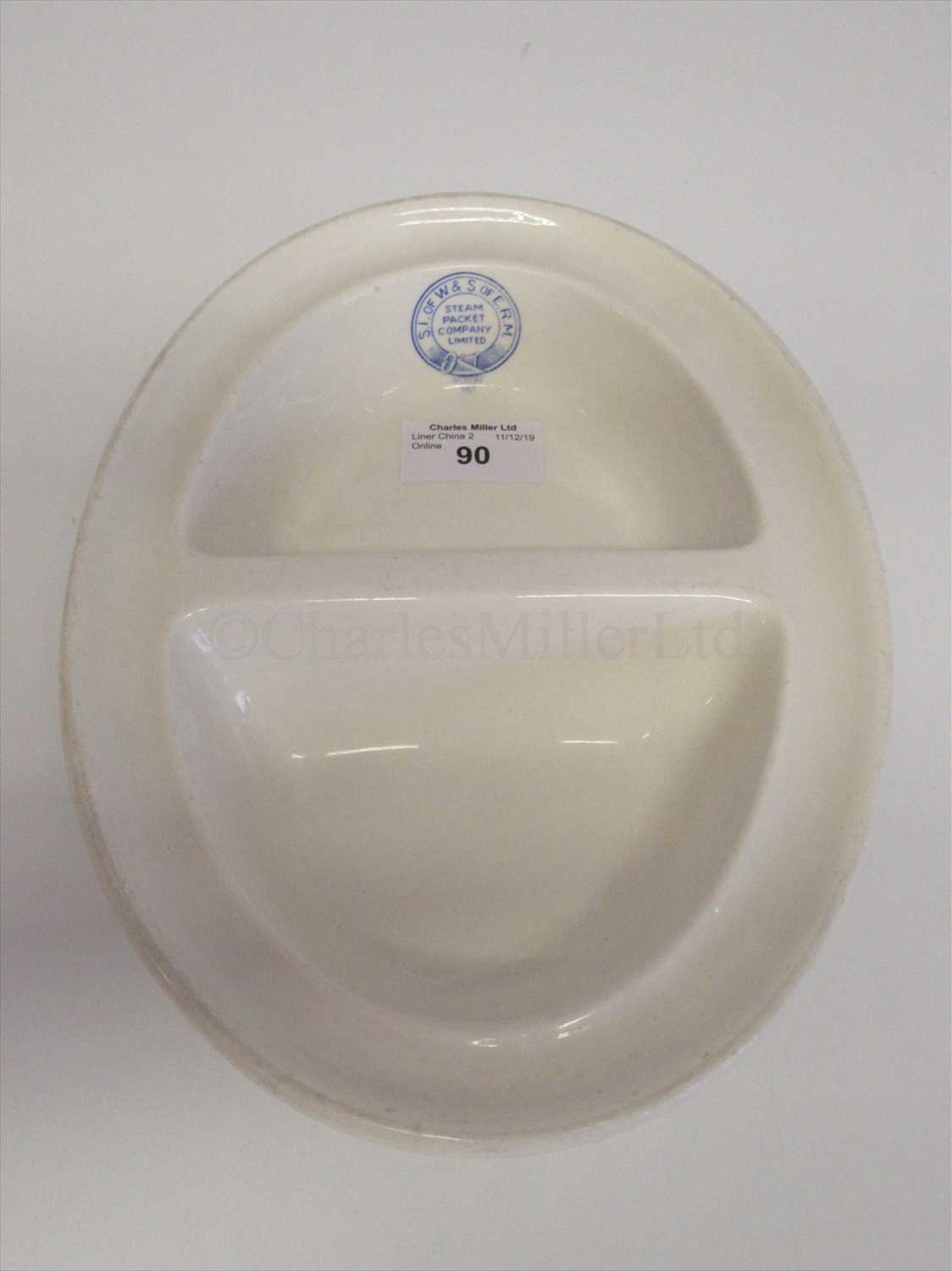 Lot 90 - S.I. of W & S. of E.R.M. Steam Packet Company Ltd: an oval double vegetable dish