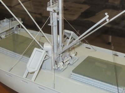 Lot 34 - A WELL-PRESENTED 1:48 SCALE BUILDER'S STYLE  MODEL OF LIBERTY SHIP JEREMIAH O'BRIEN BUILT BY THE NEW ENGLAND SHIPBUILDING CORP., SOUTH PORTLAND, MAINE FOR THE US GOVERNMENT IN 56 DAYS , 1943