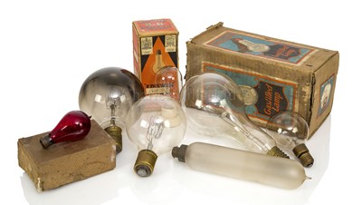 Lot 331 - A COLLECTION OF ANTIQUE AND NOVELTY LIGHTBULBS