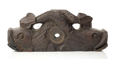 Lot 204 - A FOLK ART CARVING OF ENTWINED DOLPHINS, POSSIBLY DUTCH, 19TH CENTURY