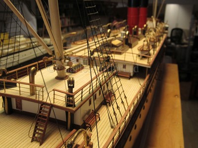 Lot 175 - A 1:75 SCALE BUILDER'S STYLE MODEL OF THE AUSTRALIA-NEW ZEALAND PASSENGER/CARGO SHIP S.S. MAHENO [1905]