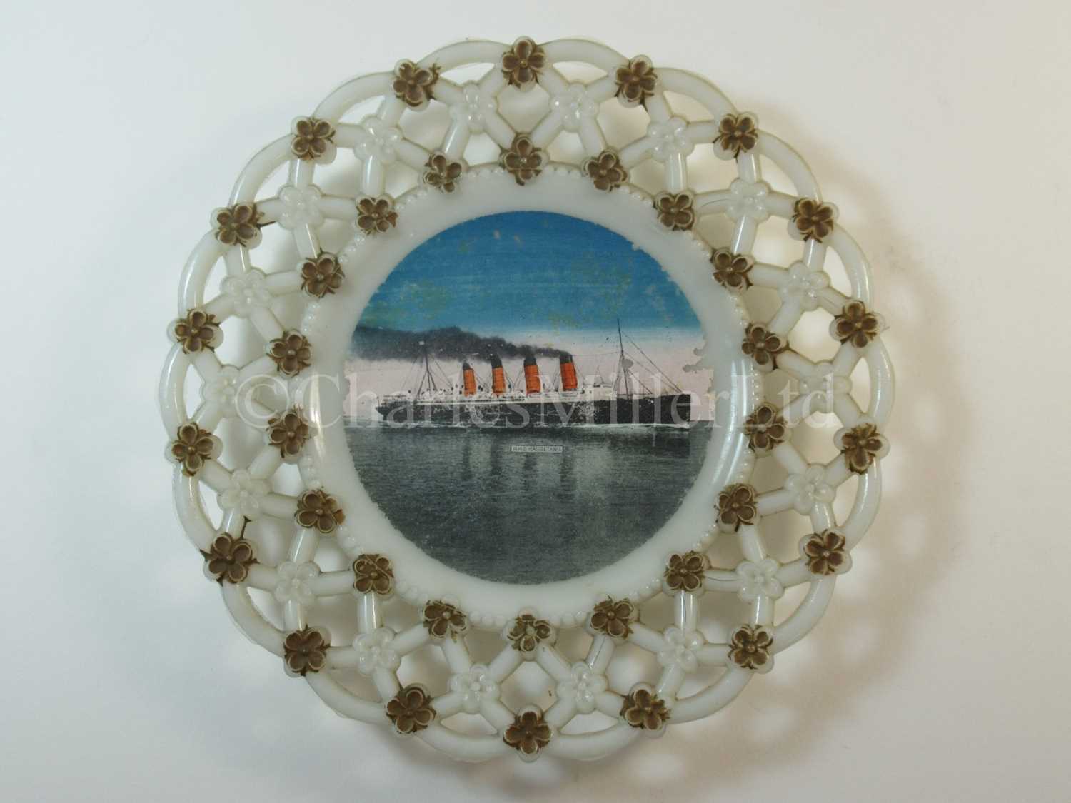 Lot 45 - A Cunard glass ribbon plate, from R.M.S. 'Mauretania'