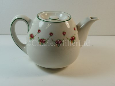 Lot 113 - A Union Castle Line tea pot