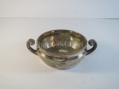 Lot 120 - A United American Line plated two-handled bowl