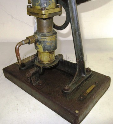 Lot 292 - AN OSCILLATING VACUUM PUMP BY THE PULSOMETER ENGINEERING CO. LTD, LONDON, CIRCA 1900