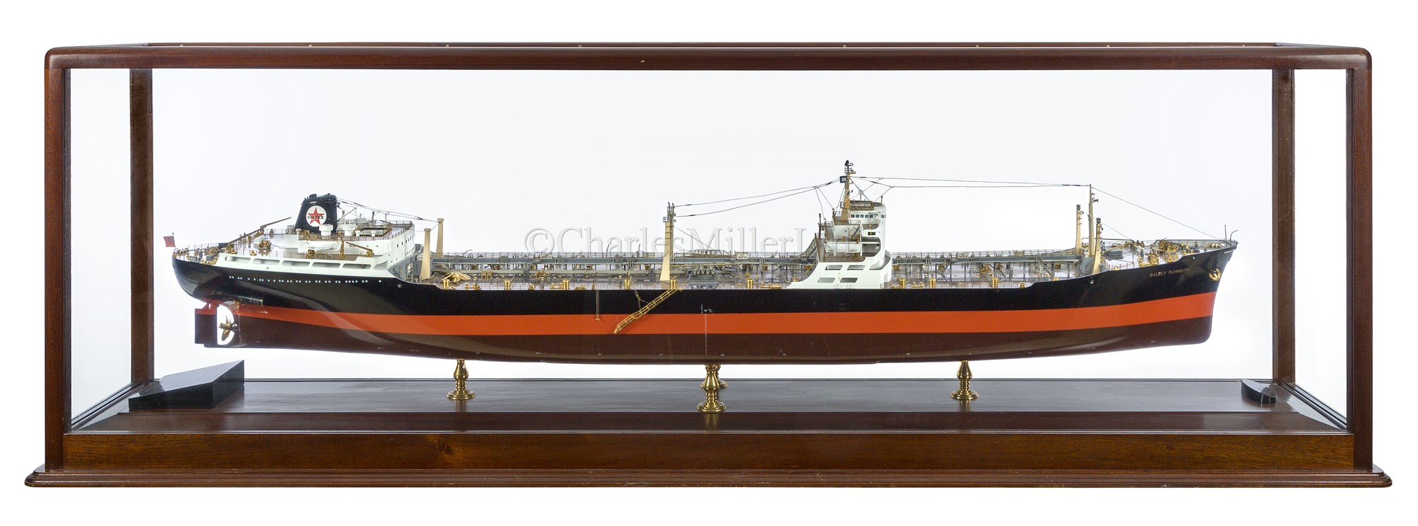 Lot 84 - A FINE 1:120 SCALE BUILDER'S MODEL OF THE