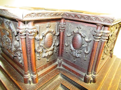 Lot 186 - THE LAUNCHING CASKET FOR THE BATTLECRUISER H.M.S. INDEFATIGABLE, 1909