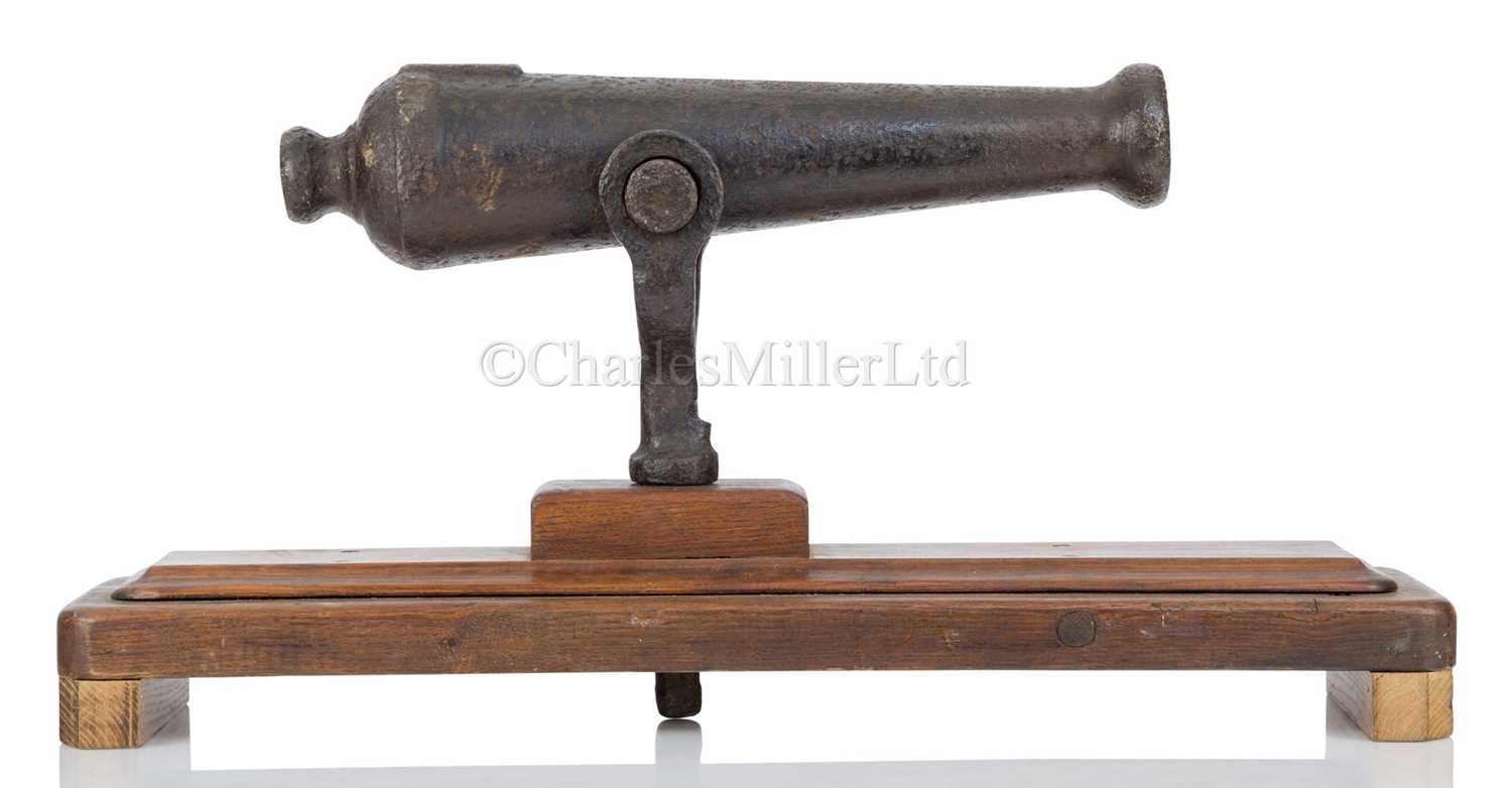 Lot 139 - A 1IN. BORE CAST IRON SWIVEL GUN, CIRCA 1800