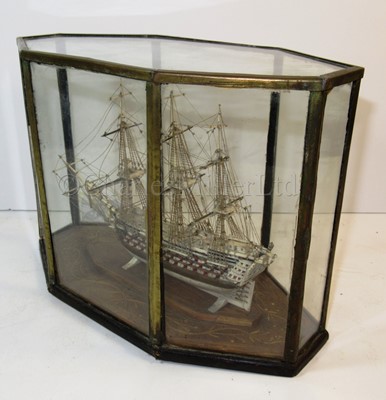 Lot 114 - A WELL-PRESENTED EARLY 19TH CENTURY FRENCH NAPOLEONIC PRISONER-OF-WAR BONE SHIP MODEL FOR A FIRST-RATE SHIP OF THE LINE