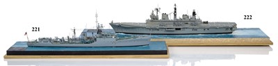 Lot 222 - A 1:384 SCALE WATERLINE MODEL OF HMS ILLUSTRIOUS AS FITTED FOR HELICOPTERS IN 2012