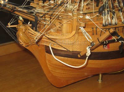 Lot 107 - A FINE 1:64 SCALE MODEL OF THE 50-GUN SHIP H.M.S. ISIS, 1774