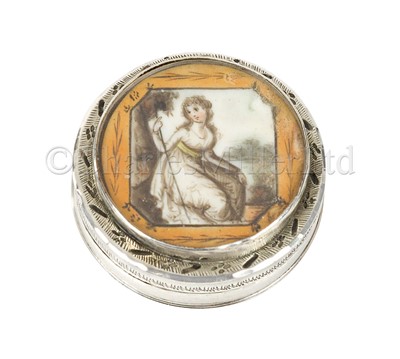 Lot 229 - AN EARLY 19TH CENTURY SILVER PATCH BOX COMMEMORATING EMMA HAMILTON