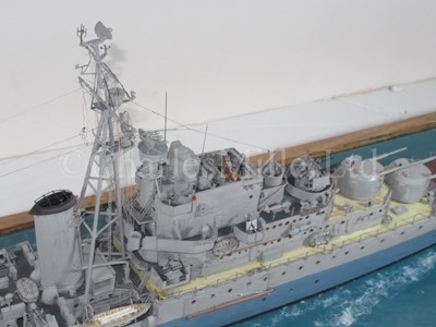 Lot 323 - A WELL-PRESENTED AND DETAILED 1:192 SCALE WATERLINE MODEL OF THE 'DIDO' CLASS LIGHT CRUISER H.M.S. CLEOPATRA, AS DEPICTED IN 1940