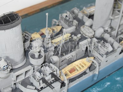 Lot 323 - A WELL-PRESENTED AND DETAILED 1:192 SCALE WATERLINE MODEL OF THE 'DIDO' CLASS LIGHT CRUISER H.M.S. CLEOPATRA, AS DEPICTED IN 1940