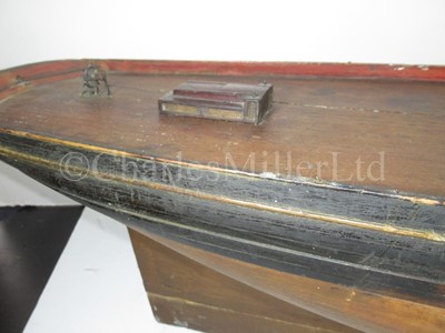 Lot 83 - AN ATTRACTIVE LATE 19TH CENTURY POND YACHT HULL