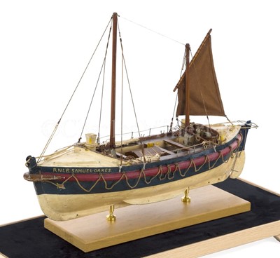 Lot 140 - AN INTERESTING R.N.L.I. PRESENTATION TYPE MODEL OF THE FIRST MOTORISED LIFEBOAT, THE SAMUEL OAKES, CIRCA 1918