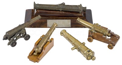 Lot 200 - A COLLECTION OF MODEL GUNS