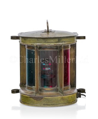 Lot 155 - A SHIP’S COPPER AND BRASS COMBINATION LAUNCH LAMP