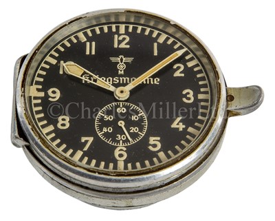 Lot 291 - A KRIEGSMARINE INSTRUMENT PANEL CLOCK, CIRCA 1940