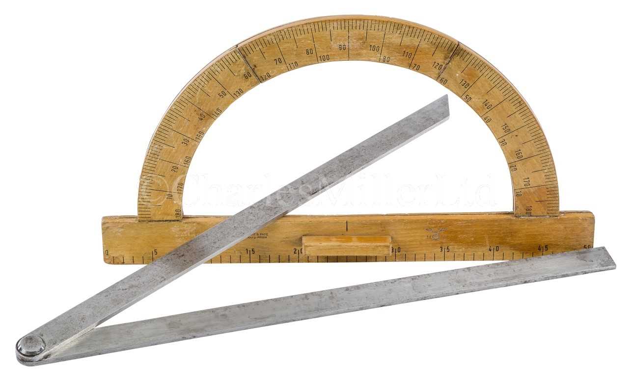 Lot 292 - A KRIEGSMARINE WOODEN PROTRACTOR, BY DENNERT & PAPE OF HAMBURG-ALTONA