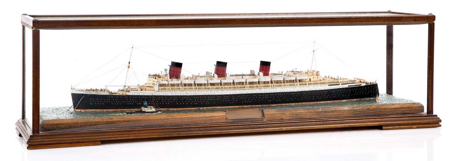 Lot 90 - AN ATTRACTIVE 1IN:40FT SCALE WATERLINE MODEL FOR THE R.M.S. QUEEN MARY, CIRCA 1938