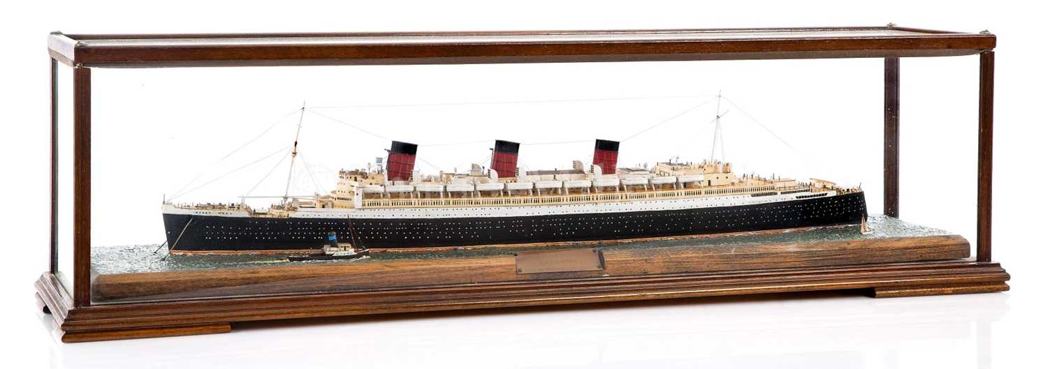 Lot 90 - AN ATTRACTIVE 1IN:40FT SCALE WATERLINE MODEL