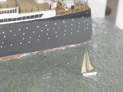 Lot 90 - AN ATTRACTIVE 1IN:40FT SCALE WATERLINE MODEL FOR THE R.M.S. QUEEN MARY, CIRCA 1938