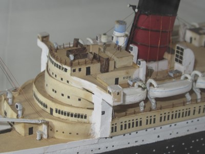 Lot 90 - AN ATTRACTIVE 1IN:40FT SCALE WATERLINE MODEL FOR THE R.M.S. QUEEN MARY, CIRCA 1938