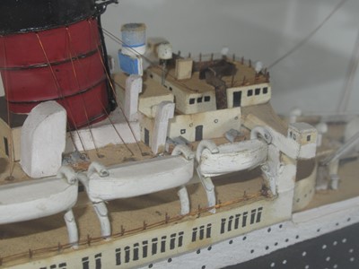 Lot 90 - AN ATTRACTIVE 1IN:40FT SCALE WATERLINE MODEL FOR THE R.M.S. QUEEN MARY, CIRCA 1938