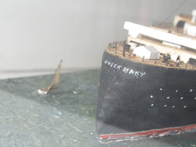 Lot 90 - AN ATTRACTIVE 1IN:40FT SCALE WATERLINE MODEL FOR THE R.M.S. QUEEN MARY, CIRCA 1938