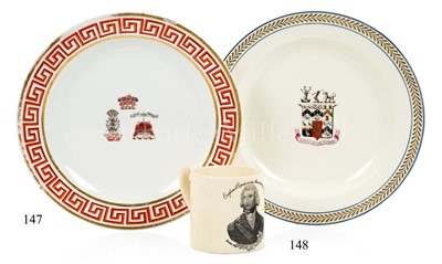 Lot 148 - A CREAMWARE ARMORIAL PLATE, CIRCA 1800