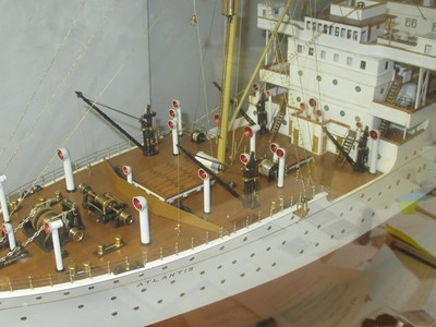 Lot 127 - A FINE BOARDROOM MODEL FOR THE REFITTED ROYAL MAIL LINES CRUISE LINER S.S. ATLANTIS, CIRCA 1929