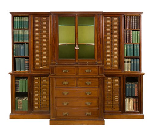 Lot 274 - AN EXCEPTIONAL MAHOGANY BREAK-FRONT